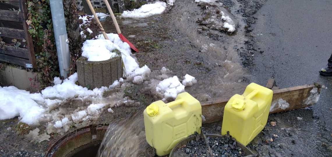 Wasserführung endet in Kanal